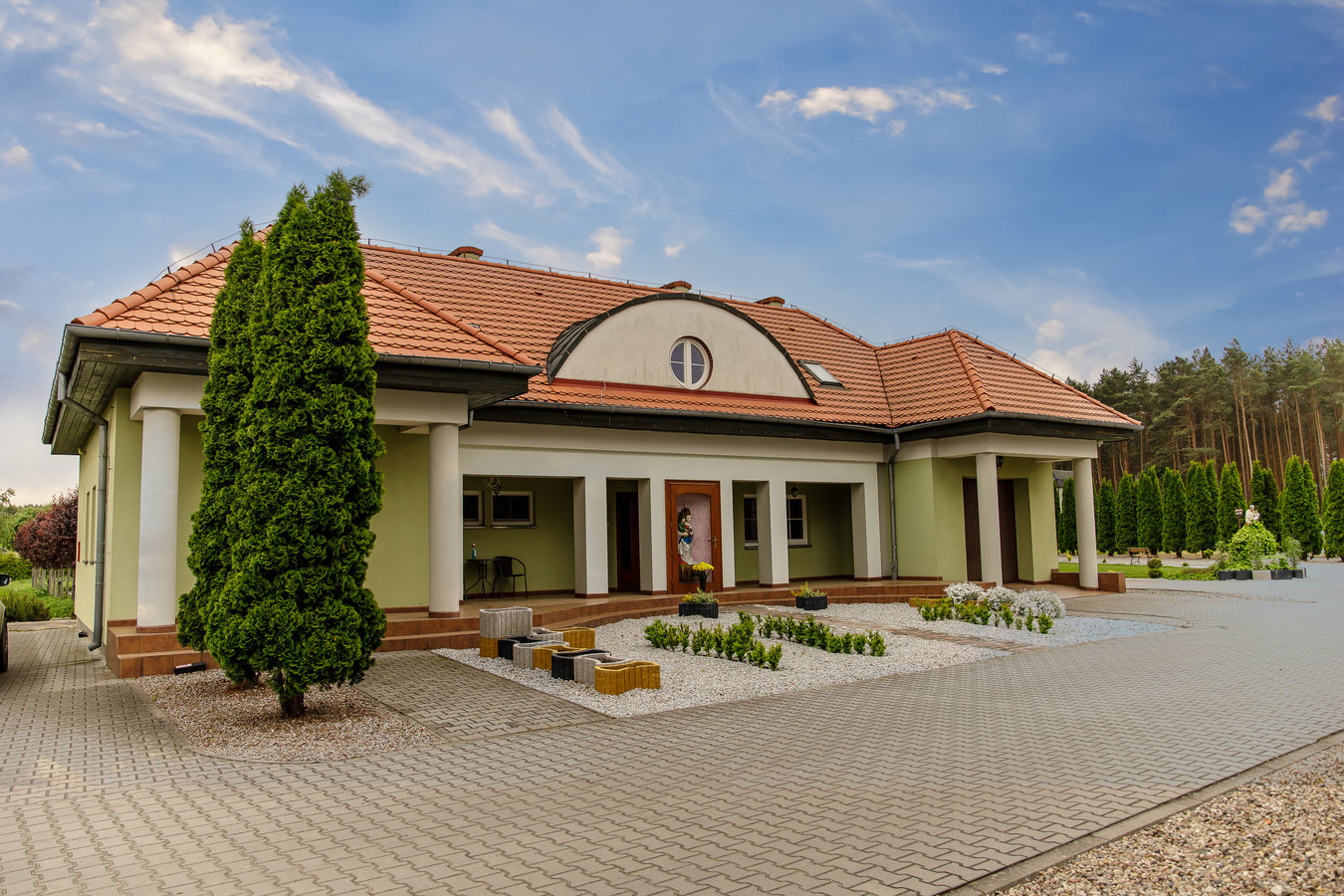 Zdjęcie przedstawiające Archidiecezjalny Dom Rekolekcyjny w Zaborówcu  