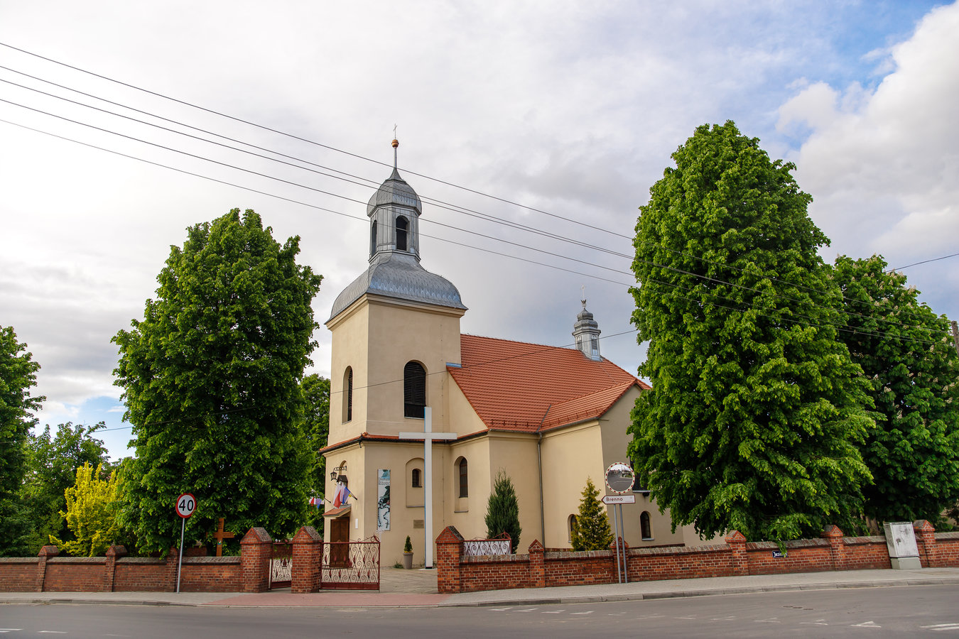 Zdjęcie przedstawiające kościół