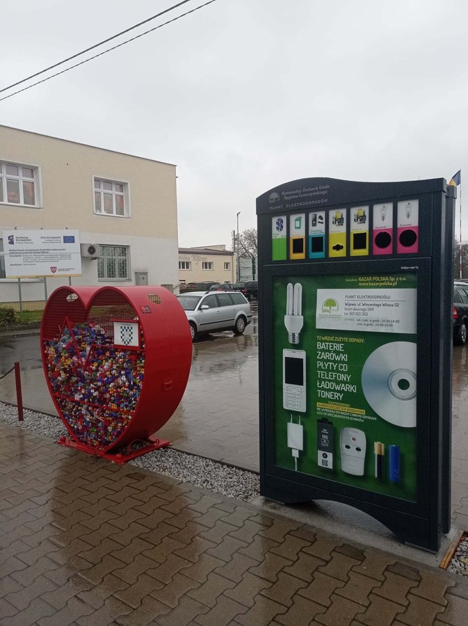 zdjęcie punktu zbiórki elektro-odpadów 