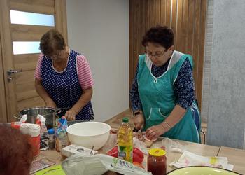 Zdjęcie przedstawia uczestników Klubu Seniora