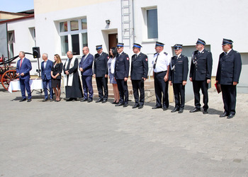 Uczestnicy odebrania łodzi dla OSP Wijewo 