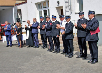 Uczestnicy odebrania łodzi dla OSP Wijewo 