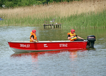 Uczestnicy odebrania łodzi dla OSP Wijewo 