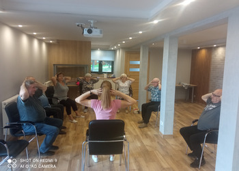 Zdjęcie przedstawia uczestników Klubu Seniora