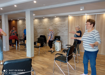 Zdjęcie przedstawia uczestników Klubu Seniora