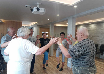 Zdjęcie przedstawia uczestników Klubu Seniora