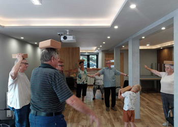 Zdjęcie przedstawia uczestników Klubu Seniora