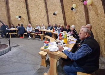 Zdjęcie przedstawia uczestników Klubu Seniora