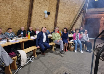 Zdjęcie przedstawia uczestników Klubu Seniora