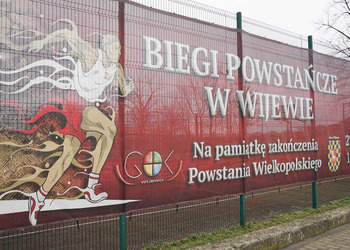 Zdjęcie przedstawia uczestników IV Biegu Powstańczego