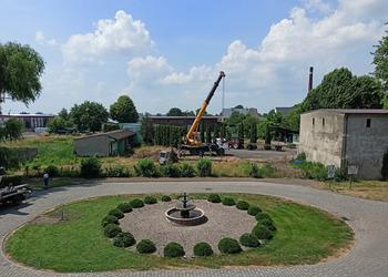 zdjęcie przedstawia plac budowy 