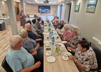 Zdjęcie przedstawia Seniorów uczestniczących w szkoleniu 