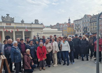 Zdjęcie przedstawia uczestników Klubu Seniora