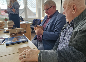 Zdjęcie przedstawia uczestników Klubu Seniora