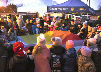 Zdjęcie przedstawia uczestników spotkania