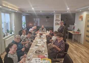 Zdjęcie przedstawia uczestników Klubu Seniora