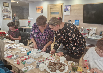 Zdjęcie przedstawia uczestników Klubu Seniora