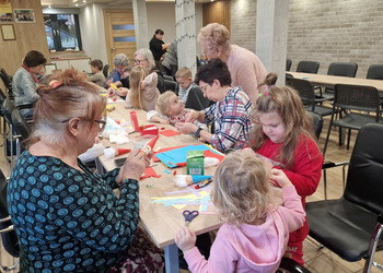 Zdjęcie przedstawia uczestników spotkania