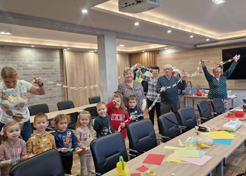 Zdjęcie przedstawia uczestników spotkania