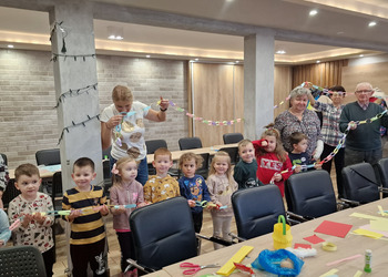 Zdjęcie przedstawia uczestników spotkania