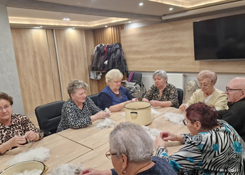 Zdjęcie przedstawia uczestników Klubu Seniora