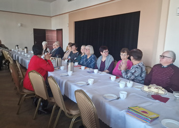 Zdjęcie przedstawia Seniorów 