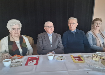 Zdjęcie przedstawia Seniorów 
