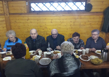 zdjęcie przedstawia Seniorów z klubu Seniora 