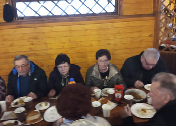 zdjęcie przedstawia Seniorów z klubu Seniora 