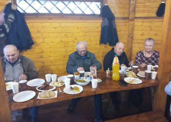 zdjęcie przedstawia Seniorów z klubu Seniora 