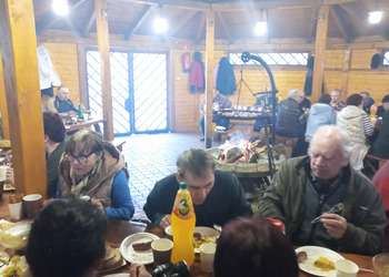 zdjęcie przedstawia Seniorów z klubu Seniora 