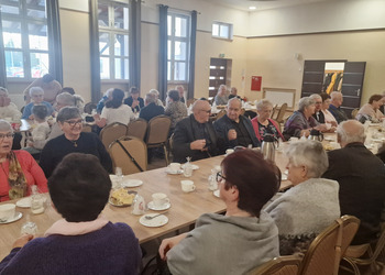 uczestnicy spotkania - członkowie klubu seniora