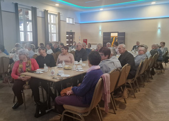 uczestnicy spotkania - członkowie klubu seniora