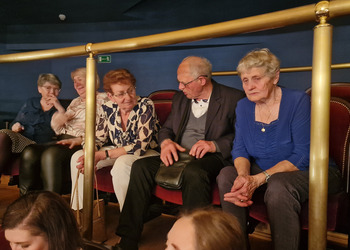 Zdjęcie przedstawia uczestników Klubu Seniora