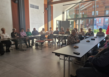 Zdjęcie przedstawia uczestników Klubu Seniora