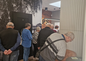 Zdjęcie przedstawia uczestników Klubu Seniora