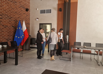 Zdjęcie przedstawia uczestników Klubu Seniora