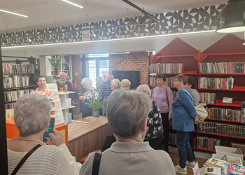 Zdjęcie przedstawia uczestników Klubu Seniora