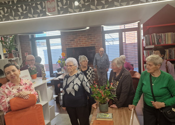 Zdjęcie przedstawia uczestników Klubu Seniora