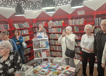 Zdjęcie przedstawia uczestników Klubu Seniora