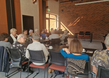 Zdjęcie przedstawia uczestników Klubu Seniora