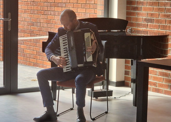 Zdjęcie przedstawia uczestników Klubu Seniora