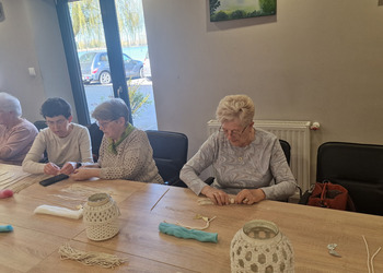 Zdjęcie przedstawia uczestników Klubu Seniora