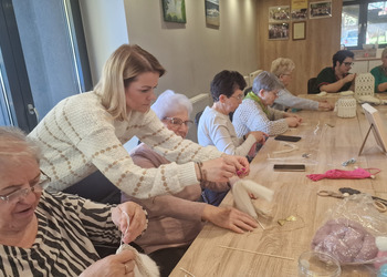 Zdjęcie przedstawia uczestników Klubu Seniora