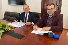 Podpisanie umowy z Gminnym Zakładem Komunalnym