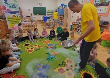 Zdjęcie przedstawia uczestników warsztatów.